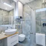 Insen Manufaktura Sauna I Masaze Superior 아파트 우치